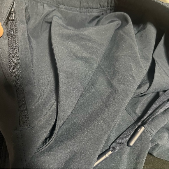 Lululemon Run: Response Short Men’s Medium Navy Blue Running Shorts Pockets EUC - Picture 8 of 10